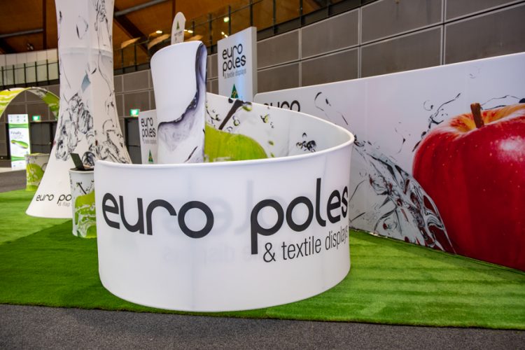 Euro Poles and Flag Displays_A47-003